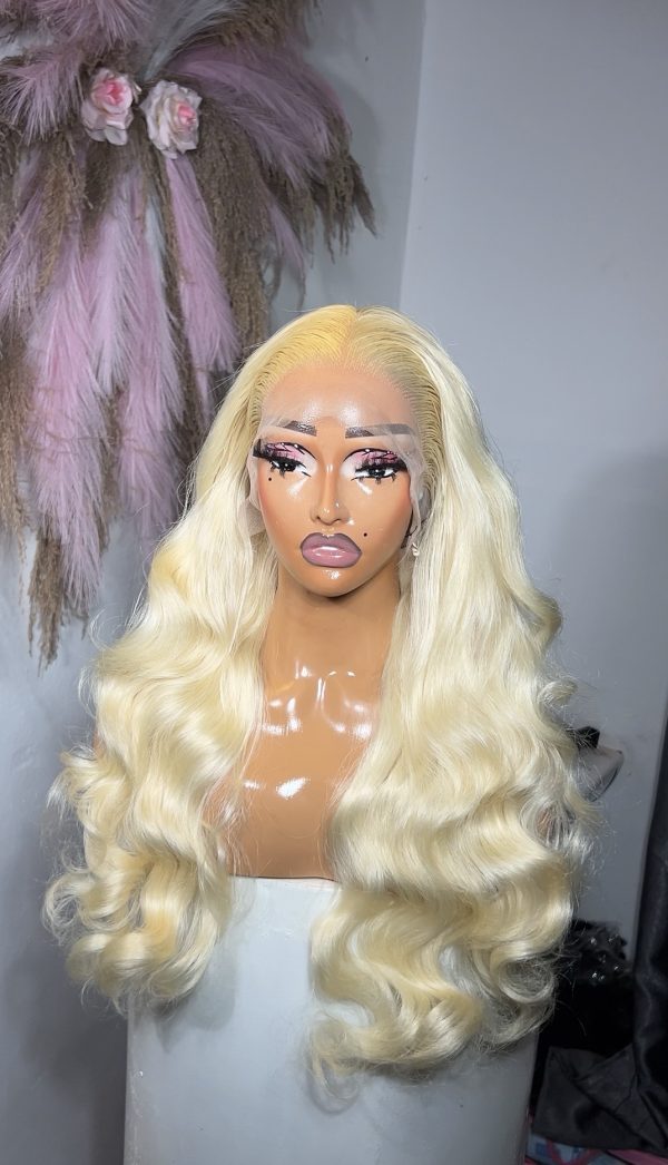 Plain frontal blonde bounce